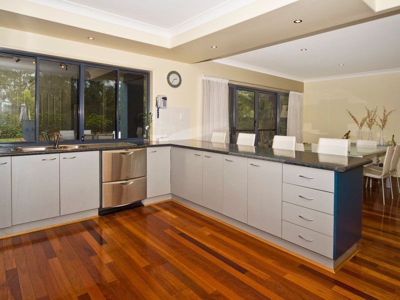 38 Riverside Terrace, Windaroo QLD 4207