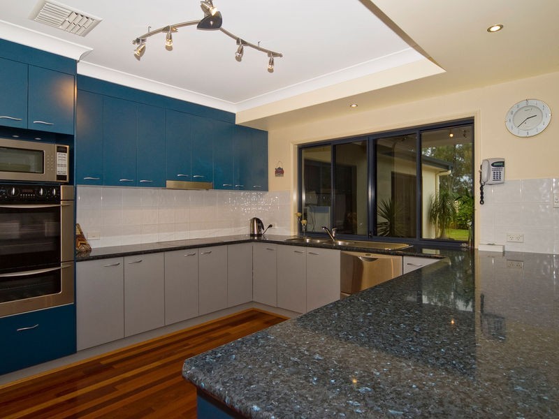 38 Riverside Terrace, Windaroo QLD 4207