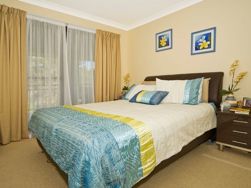 38 Riverside Terrace, Windaroo QLD 4207