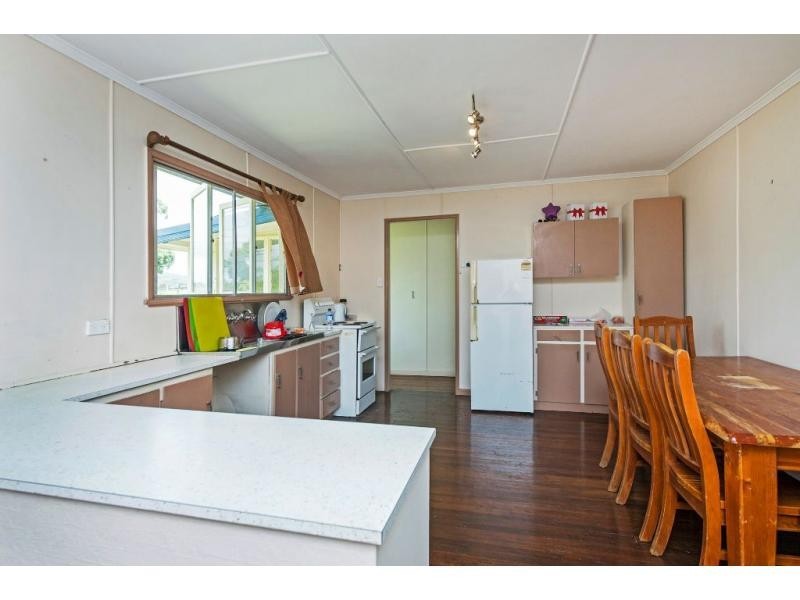 6 Marlowe Road, Alberton QLD 4207