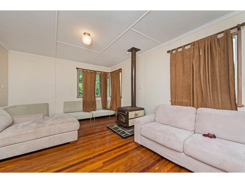 6 Marlowe Road, Alberton QLD 4207
