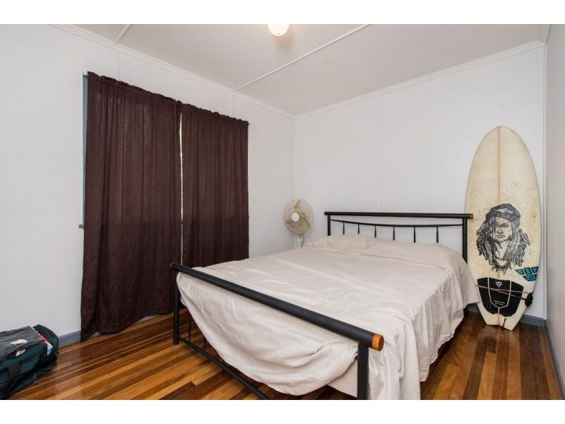 6 Marlowe Road, Alberton QLD 4207