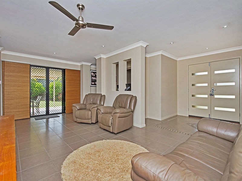 12 Emmaville Crescent, Ormeau QLD 4208