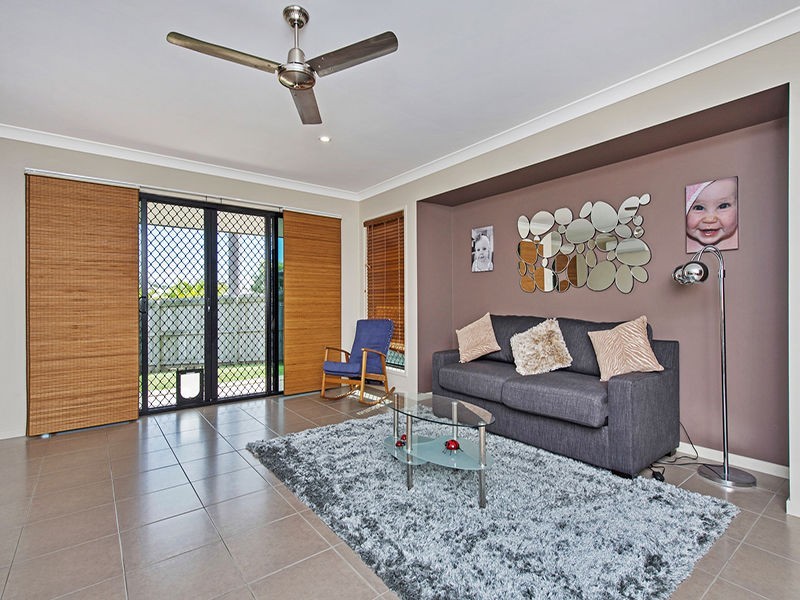 12 Emmaville Crescent, Ormeau QLD 4208