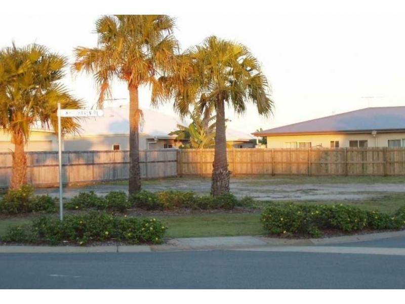 112 Marina Boulevard, Banksia Beach QLD 4507