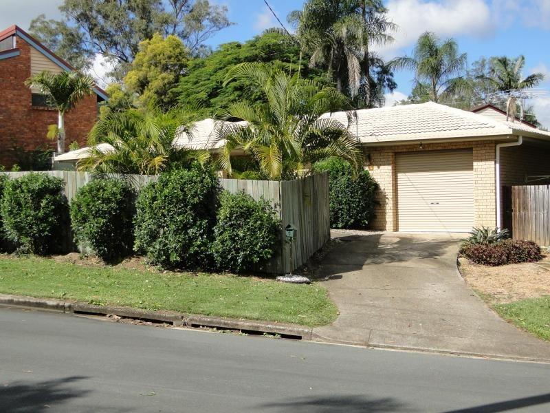 6 Woodlands Avenue, Petrie QLD 4502