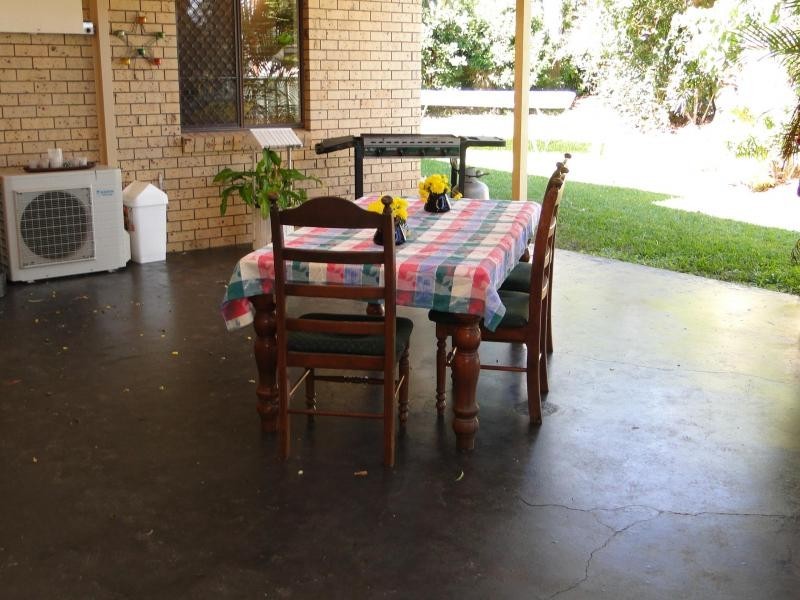 6 Woodlands Avenue, Petrie QLD 4502