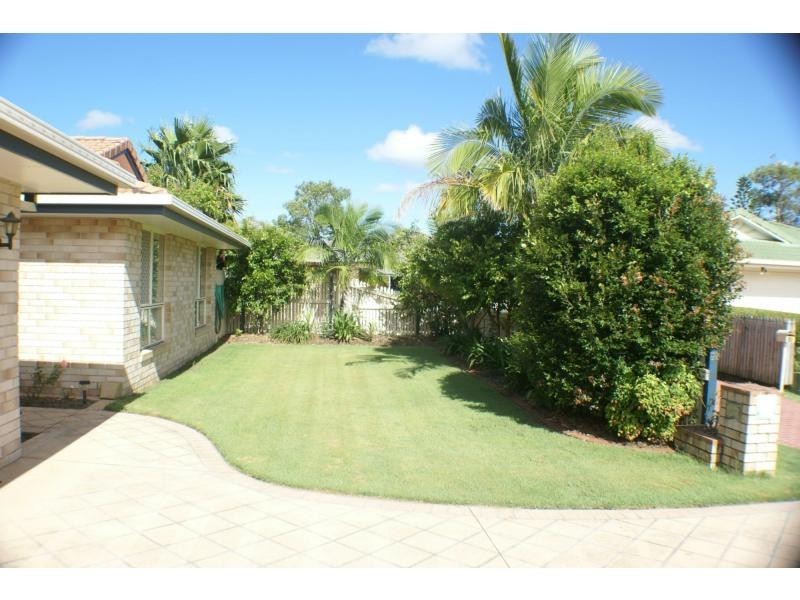 22 Pedwell Place East, Birkdale QLD 4159