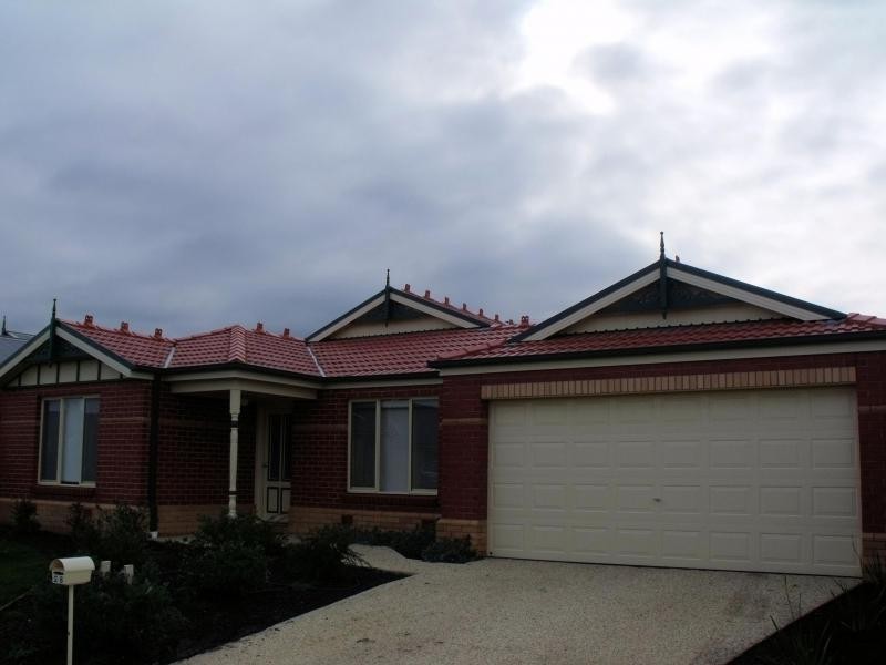 26 Flash Dan Drive, Cranbourne East VIC 3977