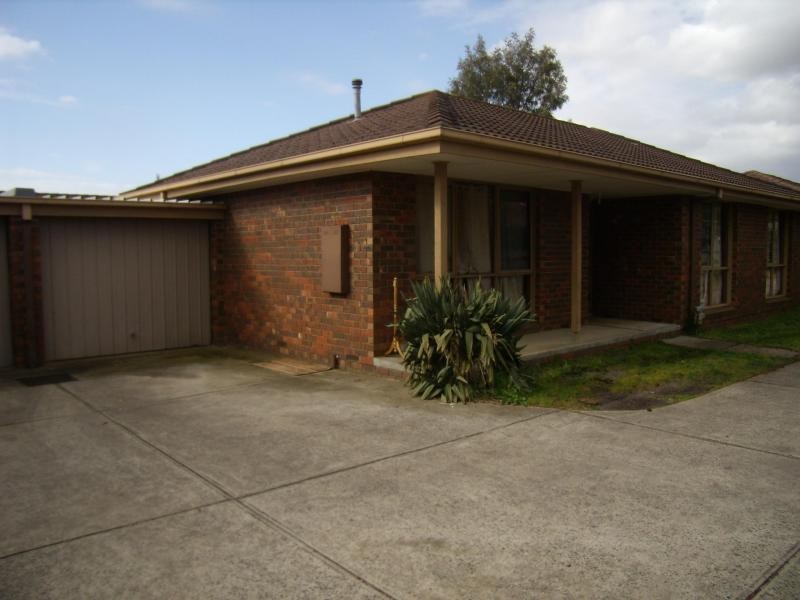2/13 Fairfield Street, Cranbourne VIC 3977