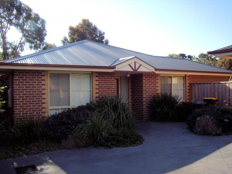 2/17 Lloyd Street, Langwarrin VIC 3910