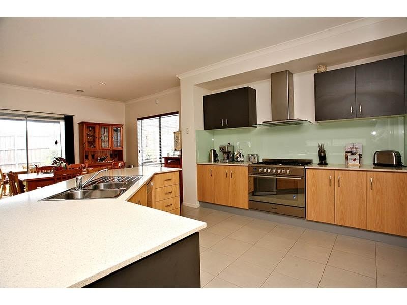 3 Sierra Boulevard, Cranbourne North VIC 3977