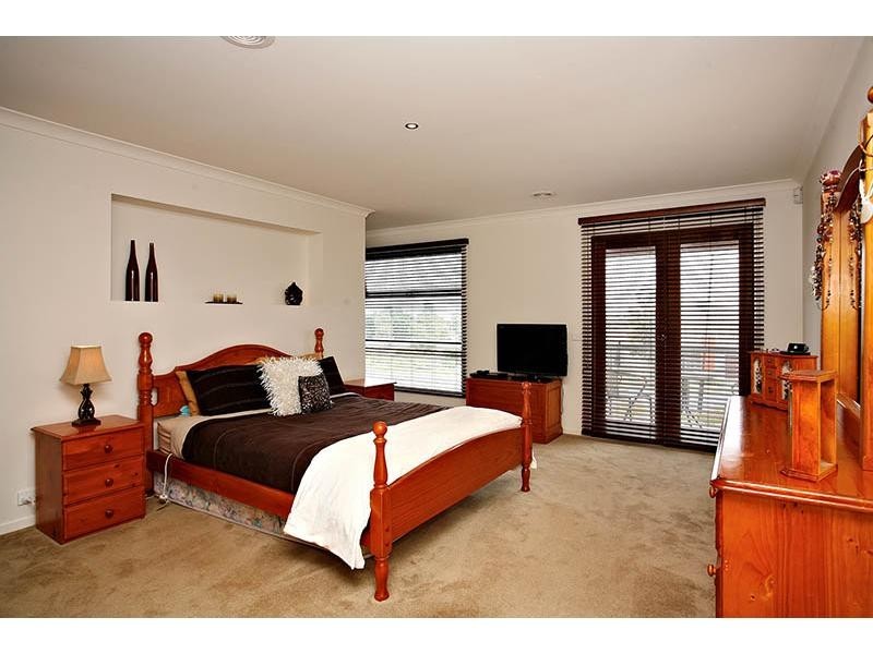 3 Sierra Boulevard, Cranbourne North VIC 3977