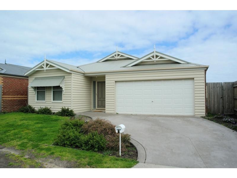 7 St Mellion Court, Cranbourne VIC 3977