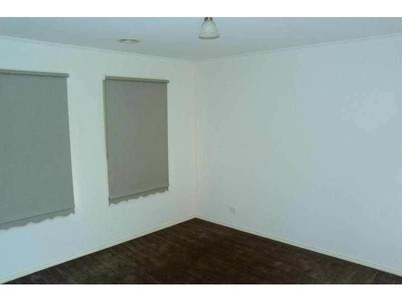 7 St Mellion Court, Cranbourne VIC 3977