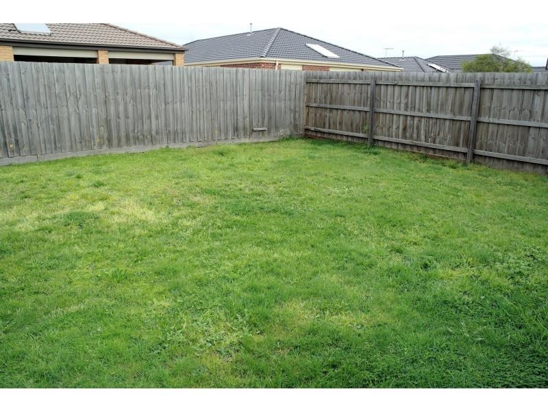 7 St Mellion Court, Cranbourne VIC 3977