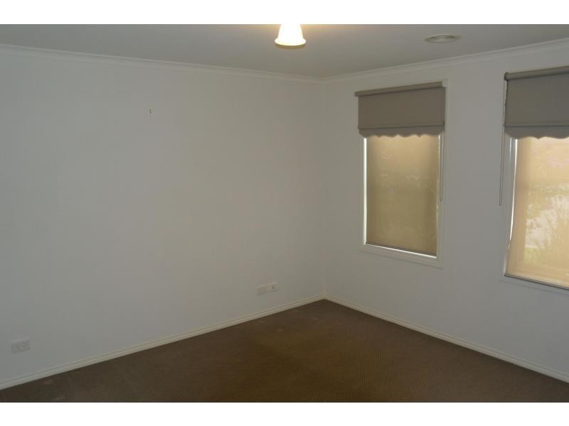 11 St Mellion Court, Cranbourne VIC 3977