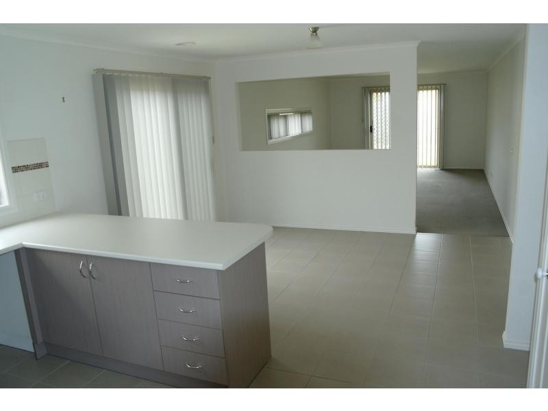 11 St Mellion Court, Cranbourne VIC 3977