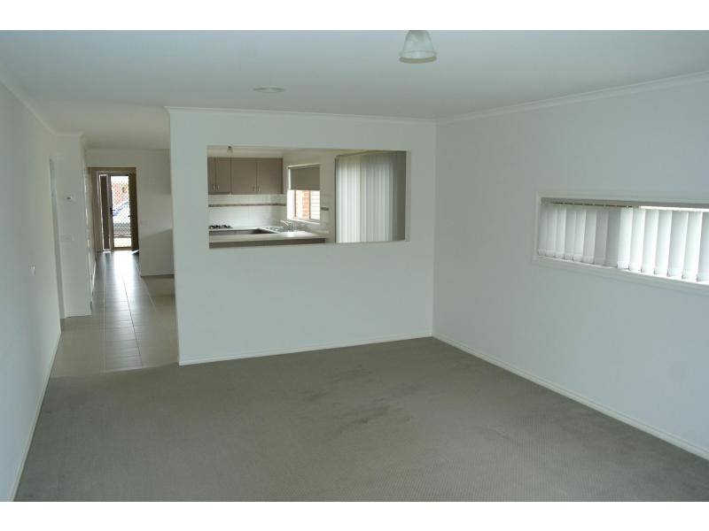 11 St Mellion Court, Cranbourne VIC 3977