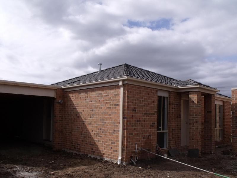 4/6-8 Murray Court, Cranbourne VIC 3977