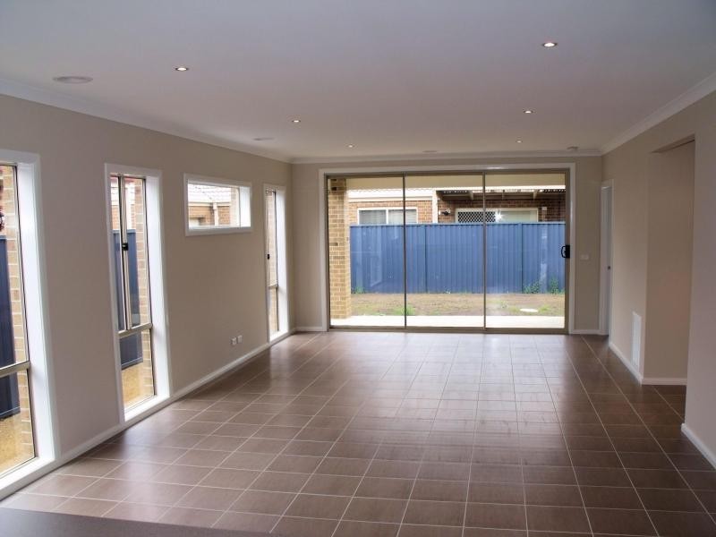 83 The Parkway, Pakenham VIC 3810
