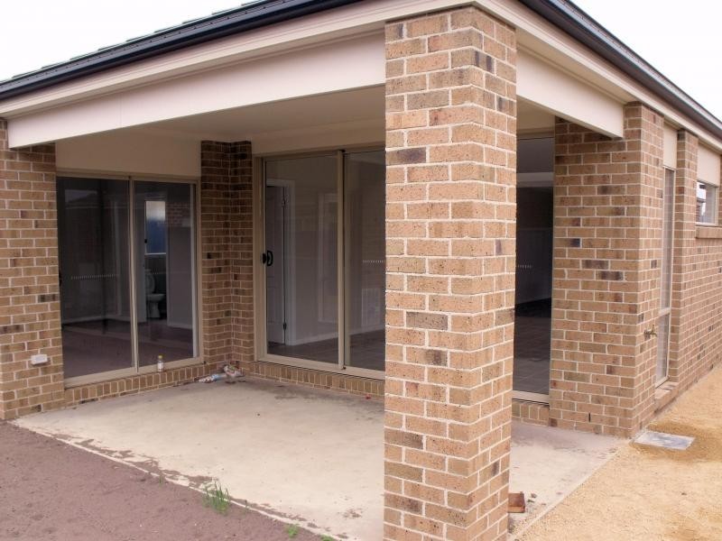 83 The Parkway, Pakenham VIC 3810