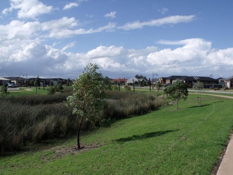 83 The Parkway, Pakenham VIC 3810
