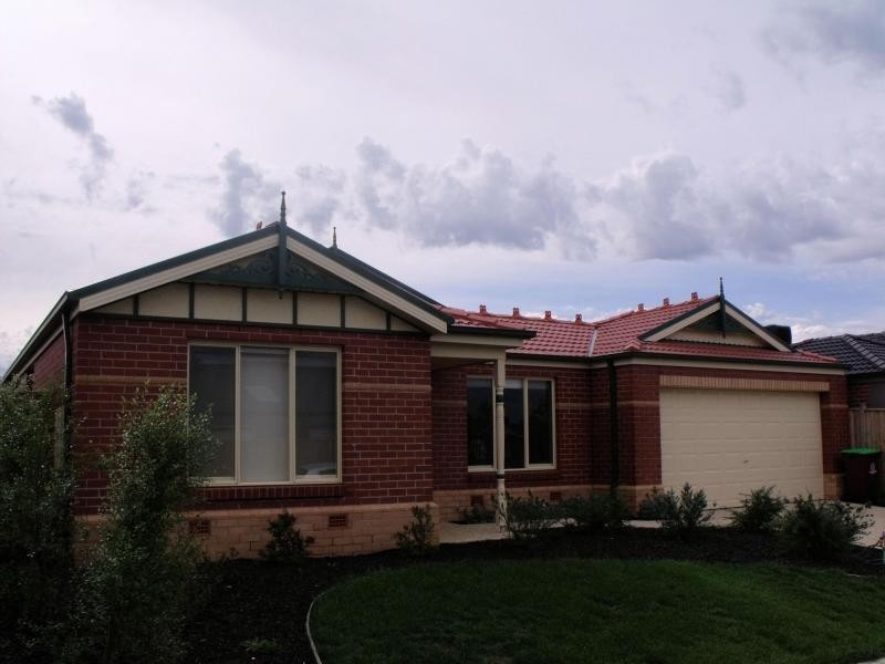 26 Flash Dan Drive, Cranbourne East VIC 3977