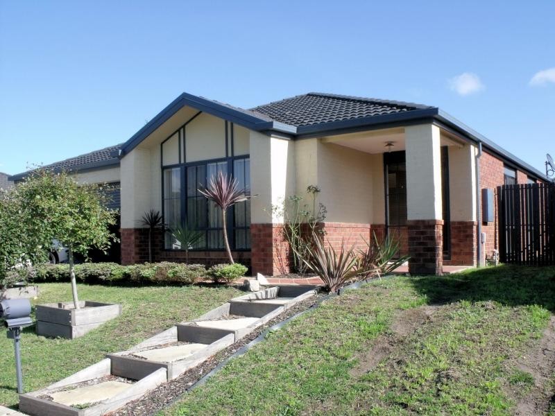3 Willowbank Place, Cranbourne East VIC 3977
