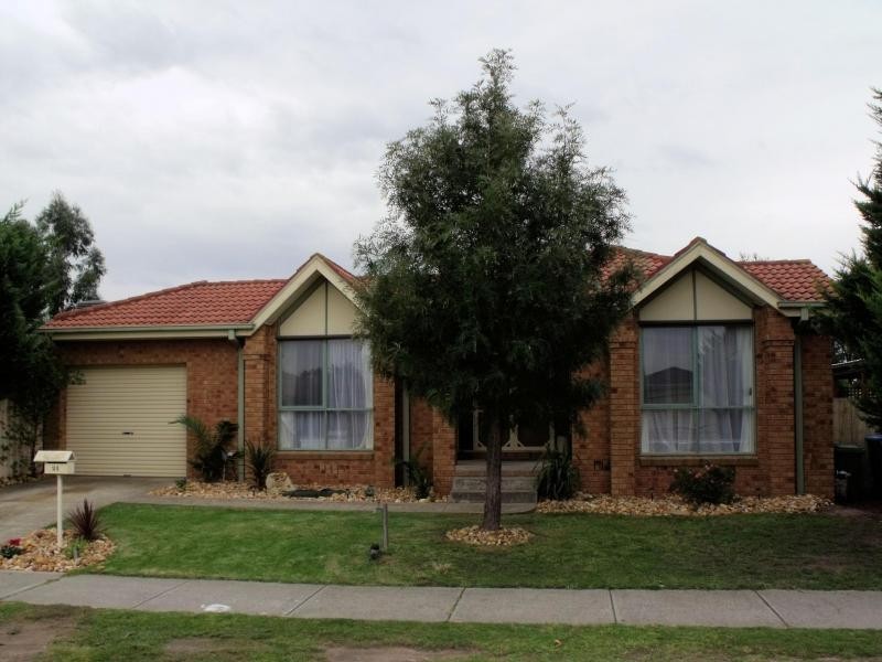 24 Baringa Park Drive, Narre Warren South VIC 3805