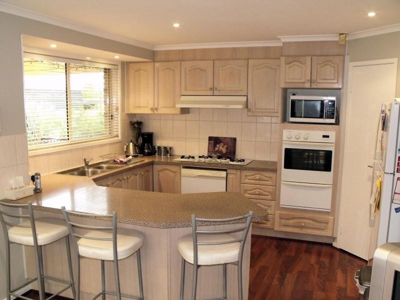 24 Baringa Park Drive, Narre Warren South VIC 3805