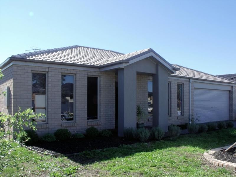Pakenham VIC 3810