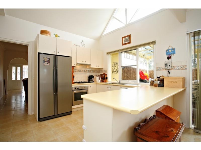 38 Lindsay Crescent, Lynbrook VIC 3975