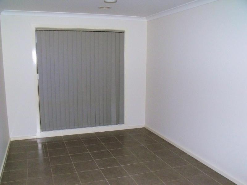 13 Ben Hall Street, Cranbourne East VIC 3977