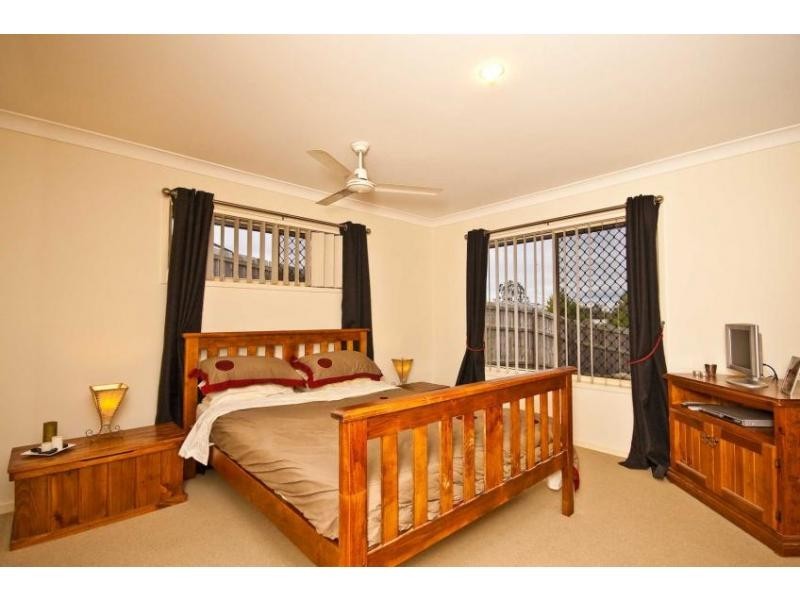 8 Aretha Lane, Narangba QLD 4504