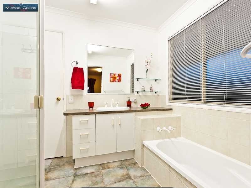 9 Glenross Place, Narangba QLD 4504