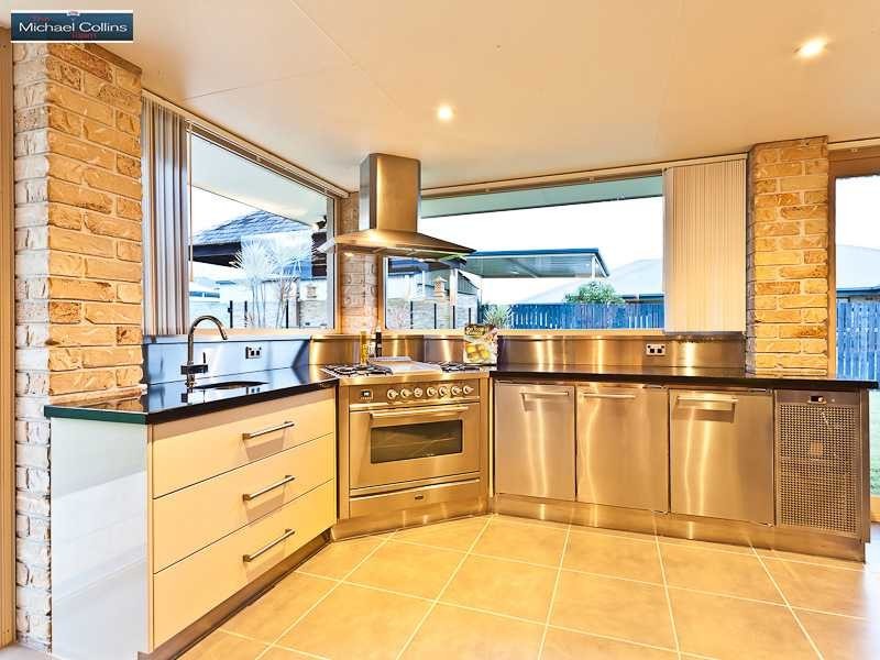 10 Saint Clair Court, Narangba QLD 4504