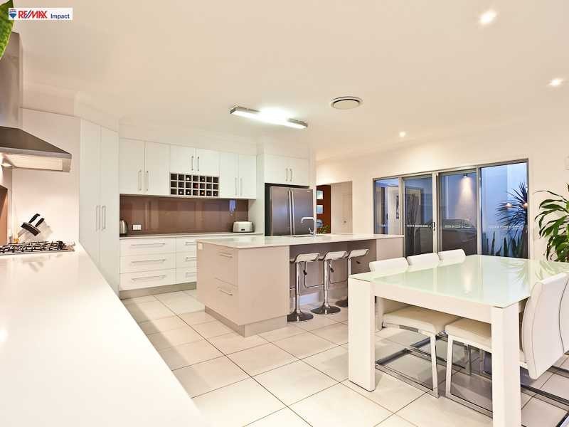 7 Tangerine Court, Narangba QLD 4504
