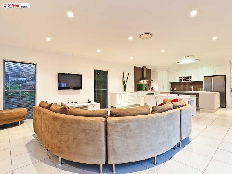 7 Tangerine Court, Narangba QLD 4504