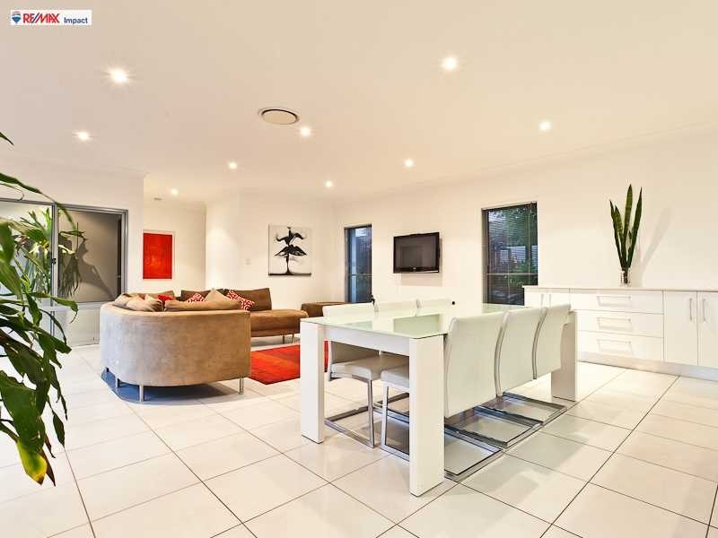 7 Tangerine Court, Narangba QLD 4504