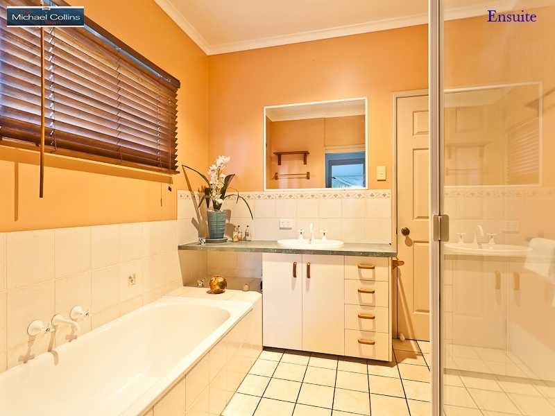 13 Glenross Place, Narangba QLD 4504