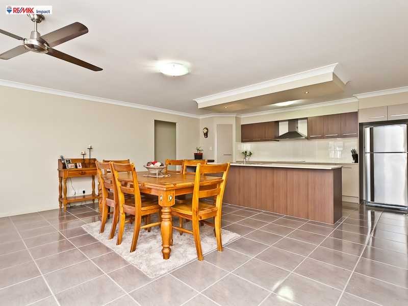 7 Azure Place, Narangba QLD 4504