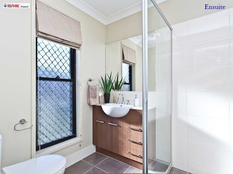 7 Azure Place, Narangba QLD 4504