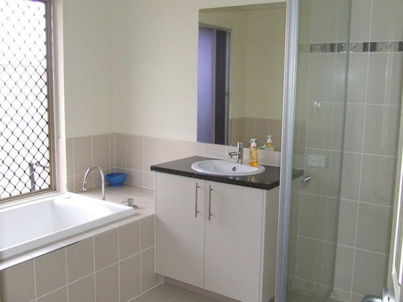 2 Nadia Place, Morayfield QLD 4506