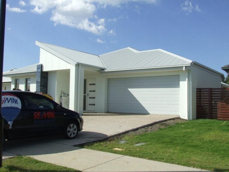 111 Central Green Drive, Narangba QLD 4504