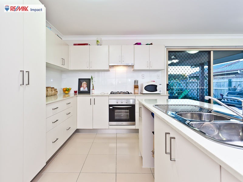 12 Second Avenue, Beachmere QLD 4510