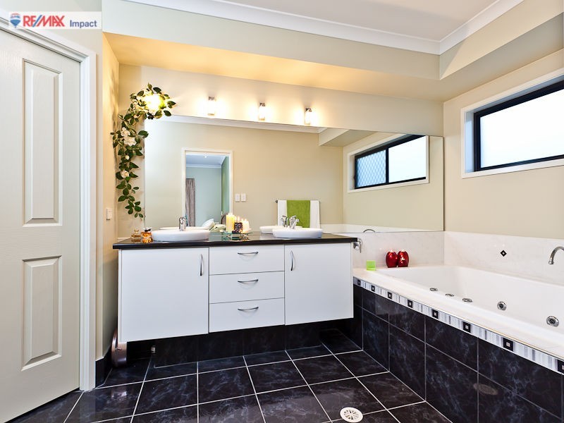 23 Moorhen Court, Narangba QLD 4504
