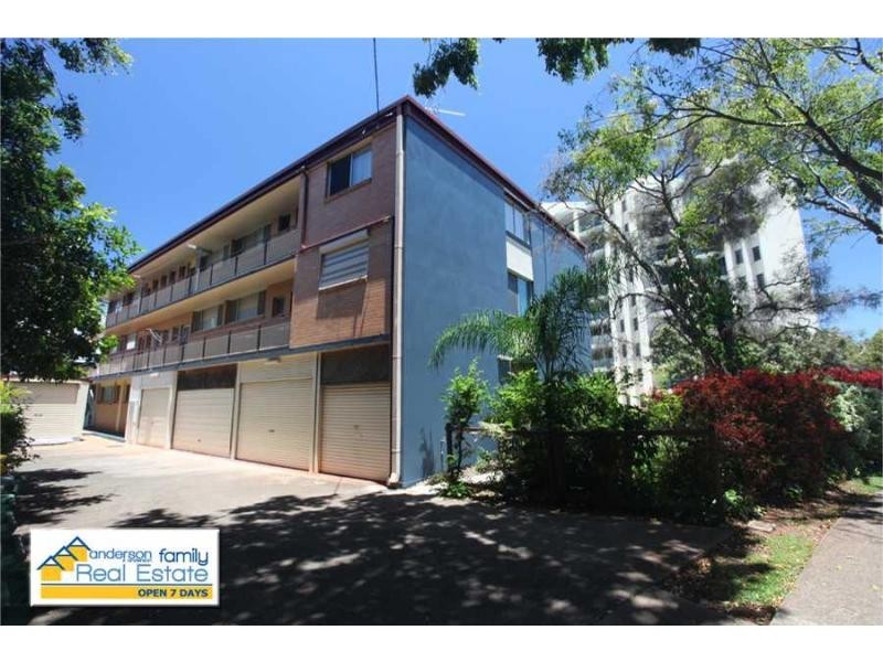 10/40 Prince Edward Parade, Redcliffe QLD 4020