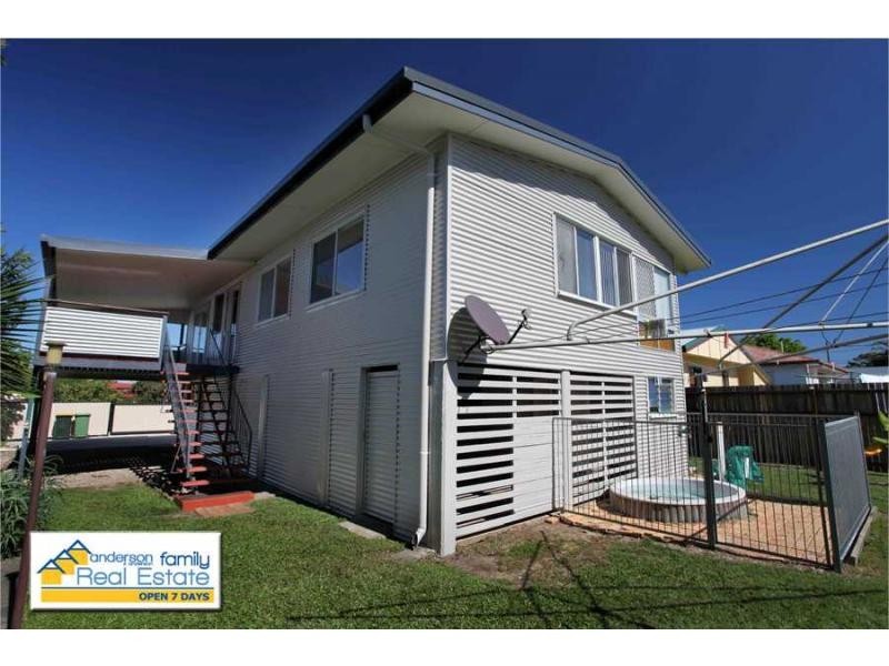 4 Davis Street, Redcliffe QLD 4020