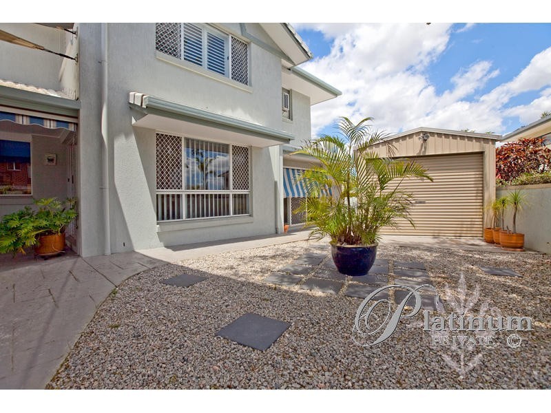 11 St Andrews Crescent, Carindale QLD 4152